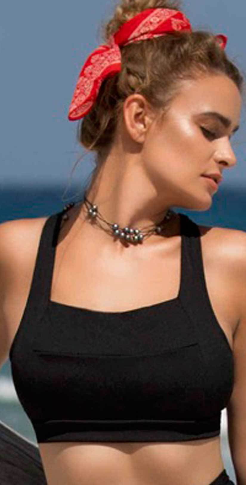 Raisins Ribbed Summer Halter Top In Black Y710282-BLK
